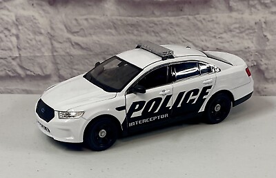 #ad *BRAND NEW* Welly 1:24 Diecast Car Ford Police Interceptor White Sedan Cop $29.95