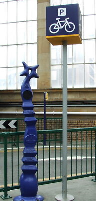 Photo 6x4 Bike park at Glasgow Central With Millennium marker indicating c2007 GBP 2.00