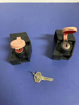 Thule Lock And Key Lot Of 2 $21.74