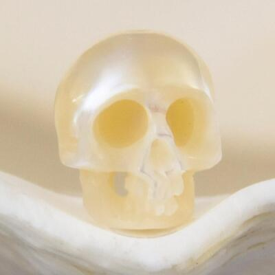 #ad 7.50mm Human Skull Carving Cream Freshwater Pearl 0.37g vertically drilled $29.00