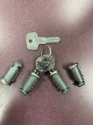 #ad Thule 544 N111 Lock Cylinders 4 cylinder locks with 2 keys and installation key $39.99
