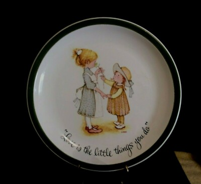 Holly Hobbie 101 4quot; Collector Plate LOVE IS THE LITTLE THINGS YO DO Wall HANG $10.00